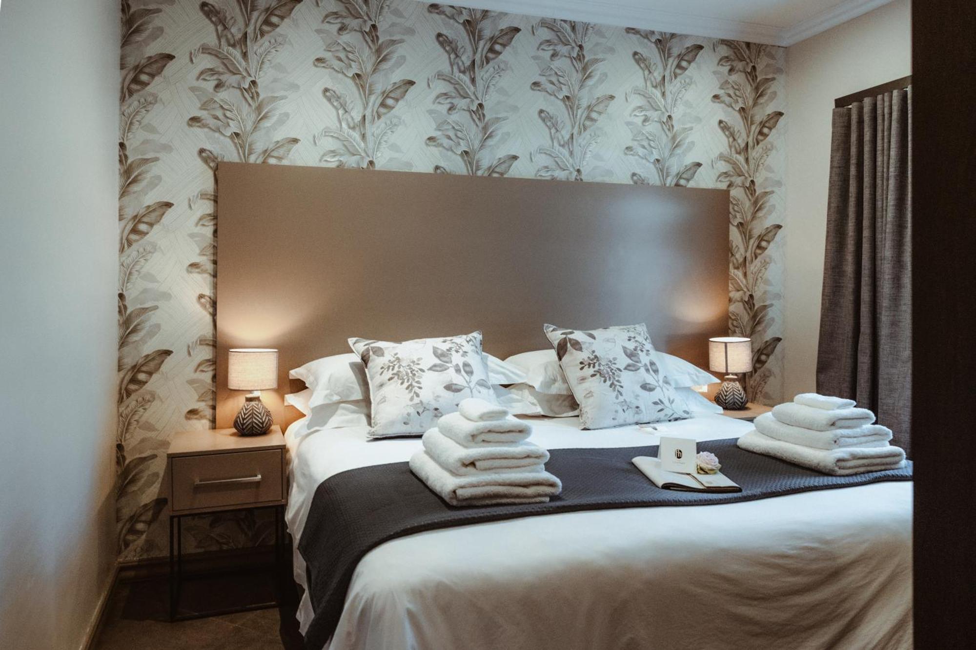 The Feather Hill Boutique Hotel ポチェフストルーム エクステリア 写真