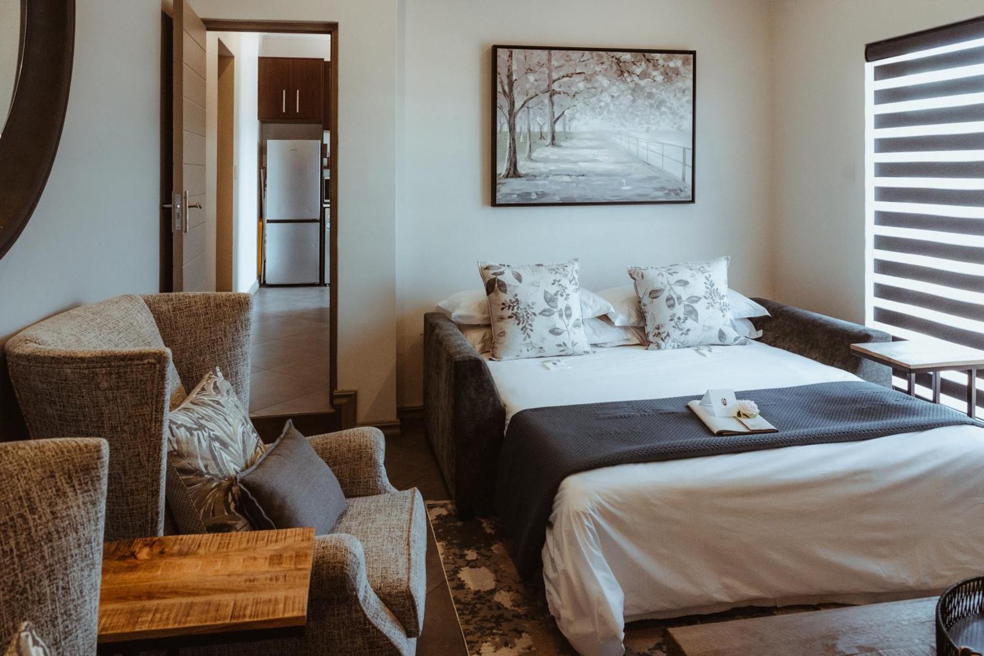 The Feather Hill Boutique Hotel ポチェフストルーム エクステリア 写真